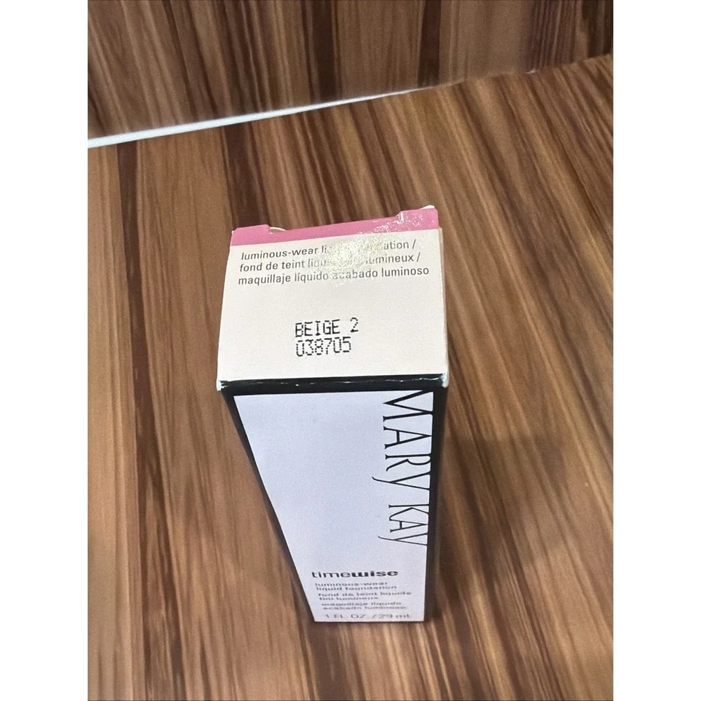 Mary Kay TimeWise LUMINOUS-Wear Liquid Foundation Beige 2 #038705‎ New In Box